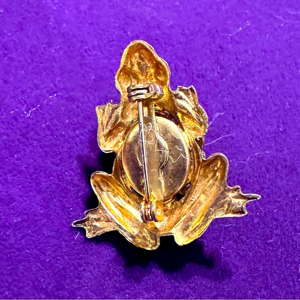 Vintage Gold tone costume jewelry Frog Brooch - Picture 5 of 7